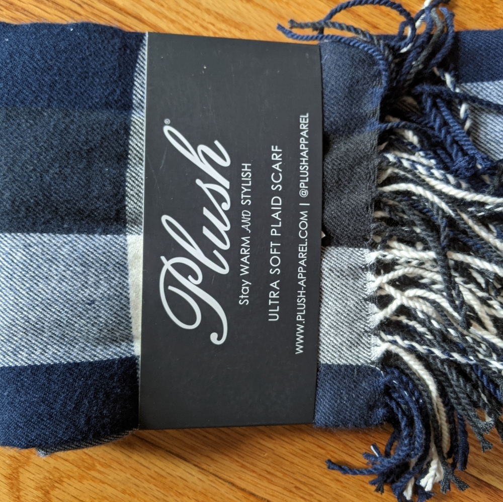 Brand new plush scarf